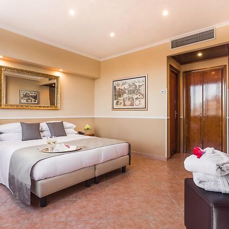 Raeli Hotel Lux Roma Esterno foto