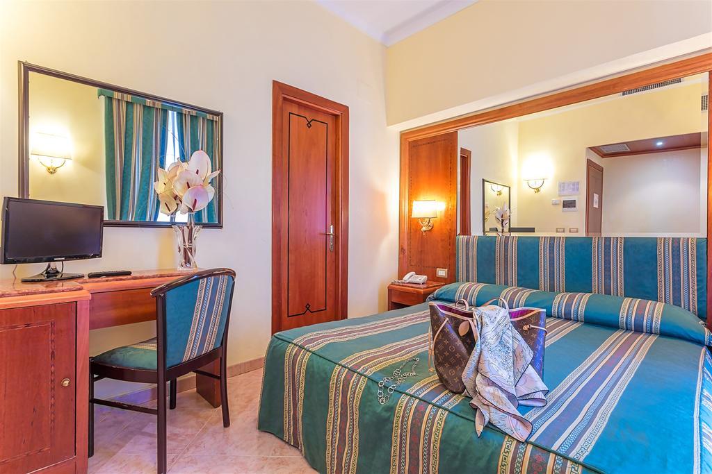 Raeli Hotel Lux Roma Esterno foto