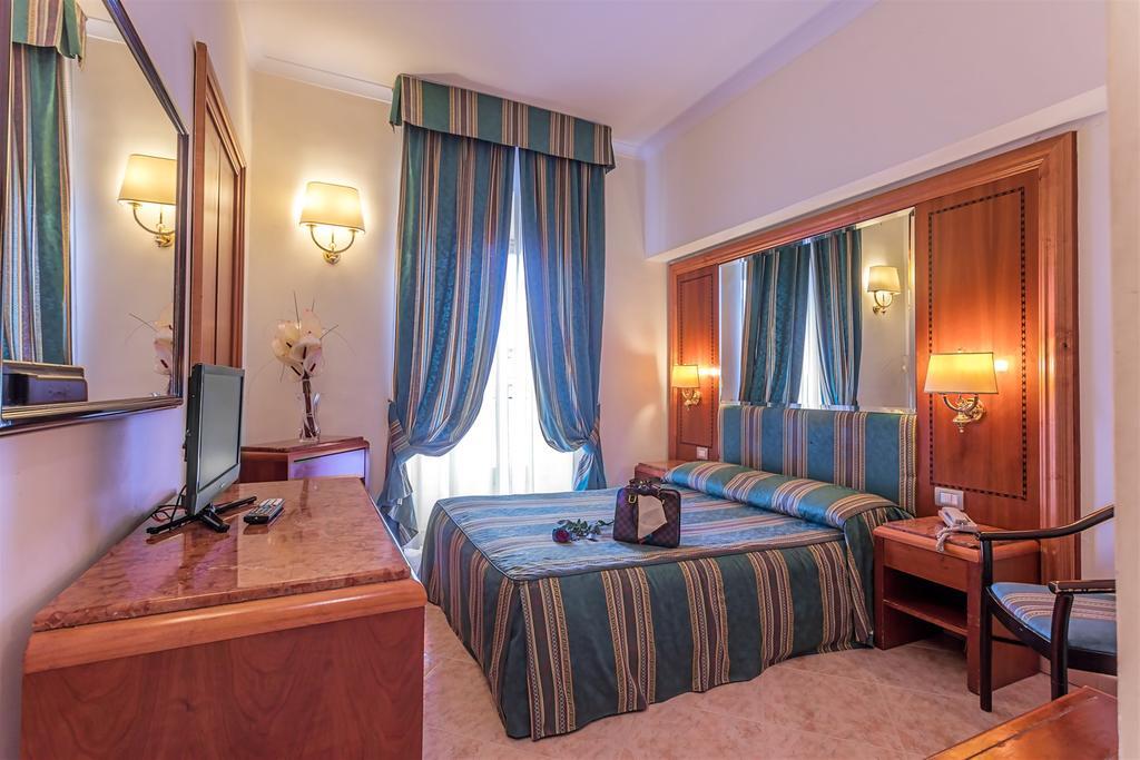 Raeli Hotel Lux Roma Esterno foto