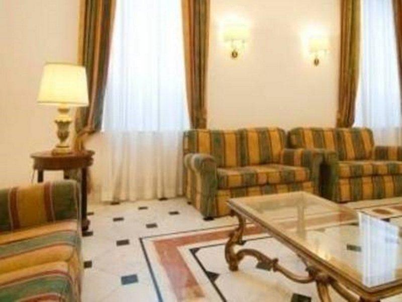 Raeli Hotel Lux Roma Esterno foto