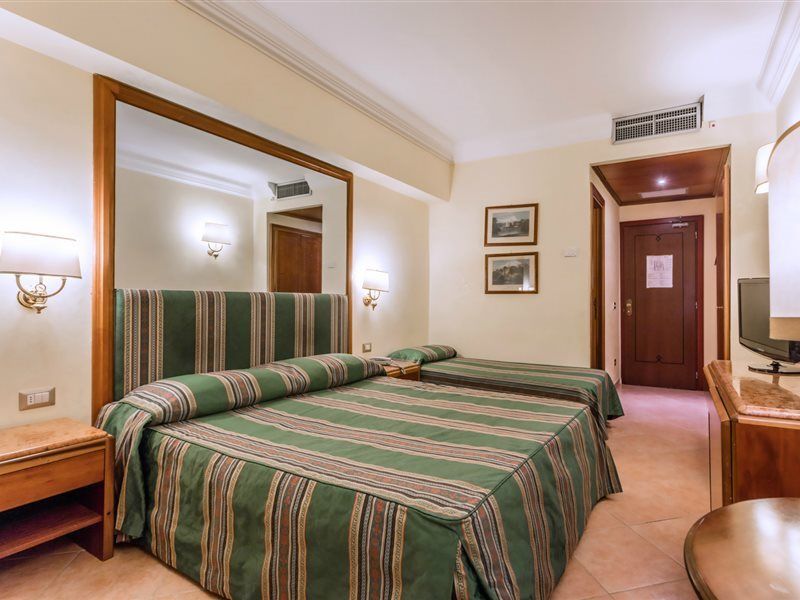 Raeli Hotel Lux Roma Esterno foto