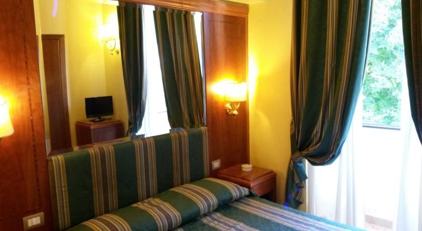 Raeli Hotel Lux Roma Esterno foto