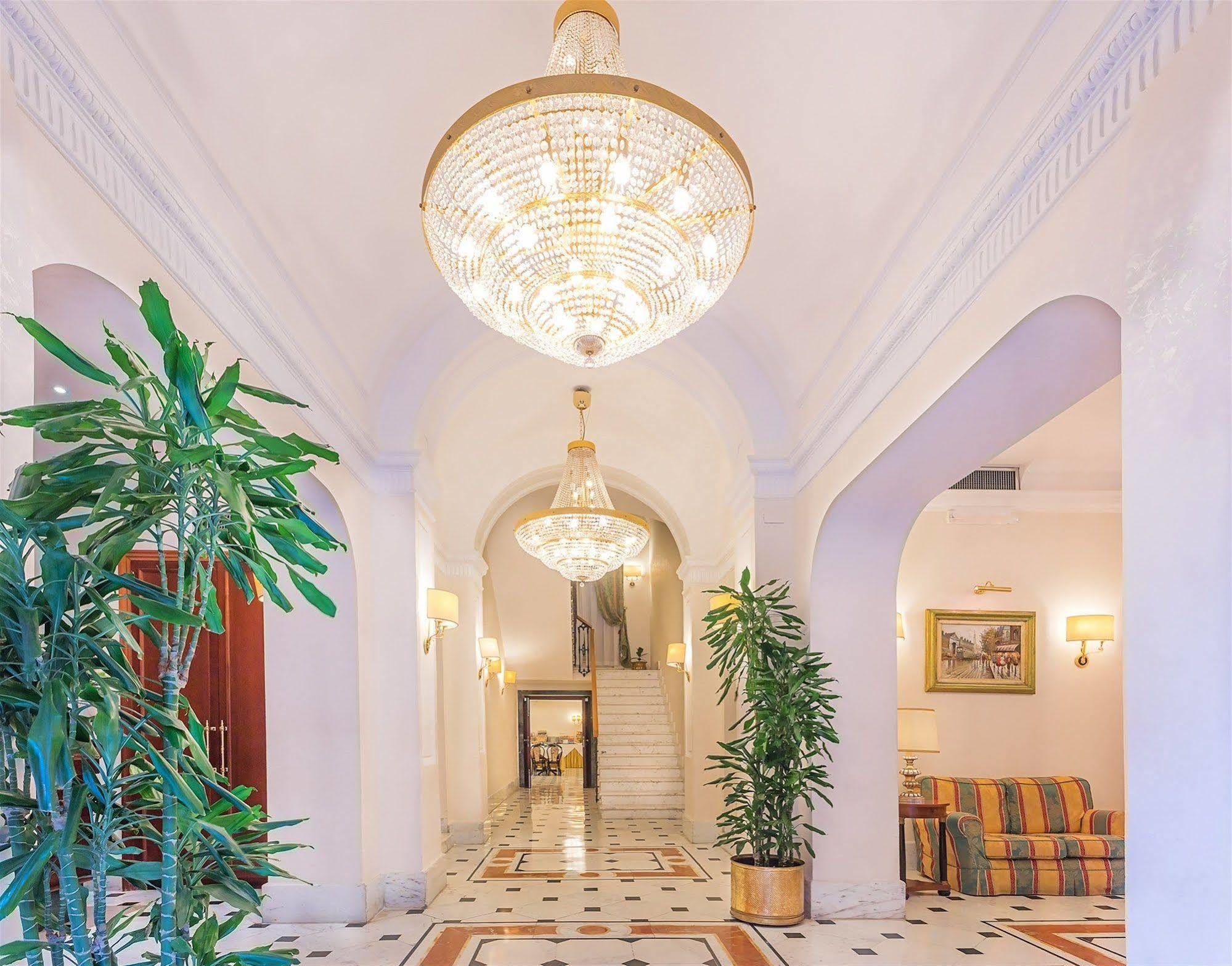 Raeli Hotel Lux Roma Esterno foto