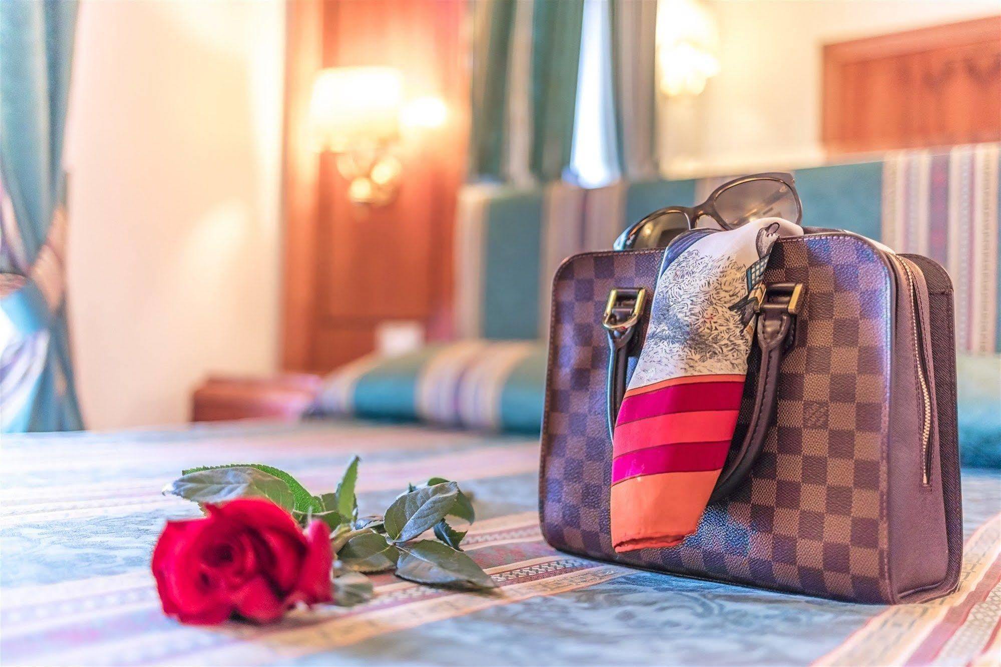 Raeli Hotel Lux Roma Esterno foto