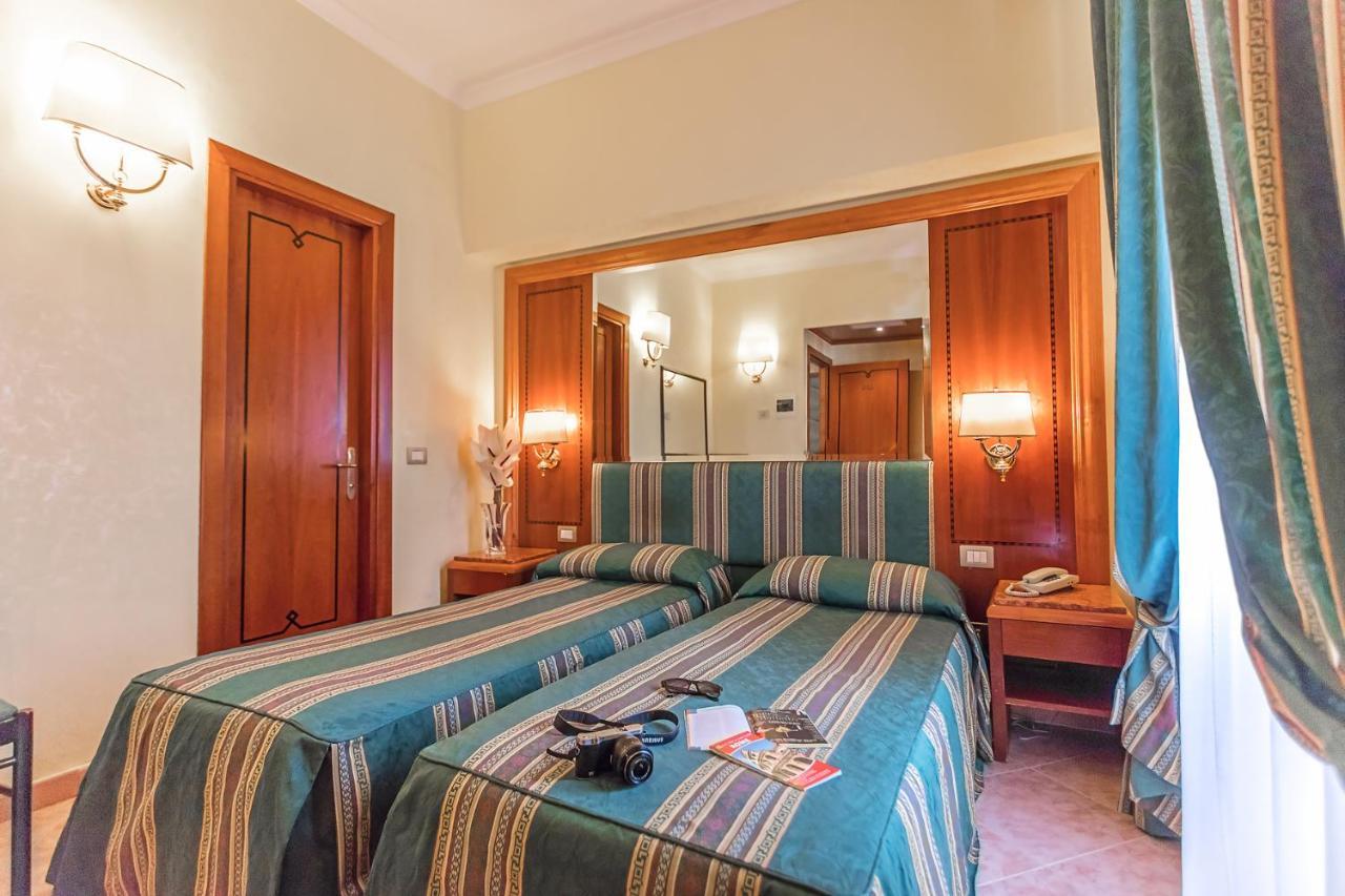 Raeli Hotel Lux Roma Esterno foto